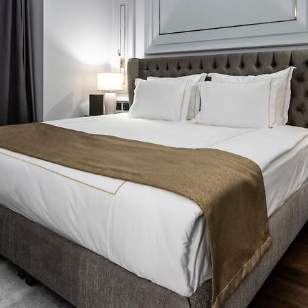 Xheko Imperial Luxury Boutique Hotel Tirana Extérieur photo A bed runner
